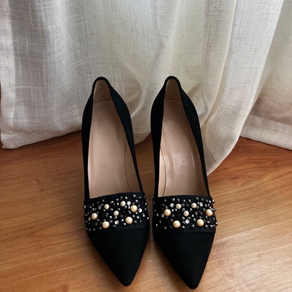Club Monaco stiletto with pearl embellishment size 7 - Picture 2 of 3